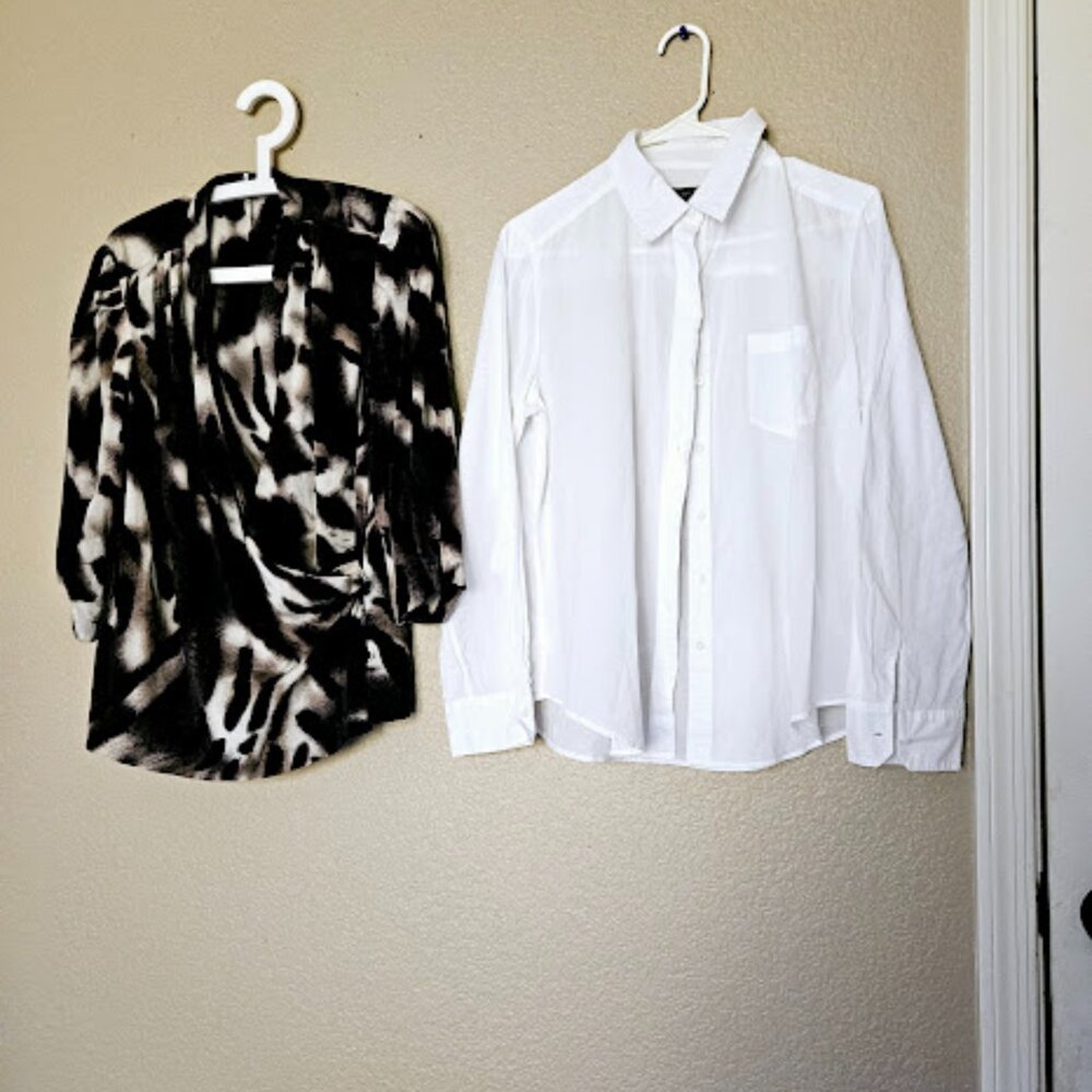 Ann Taylor 2 Women’s Blouses    Size Medium